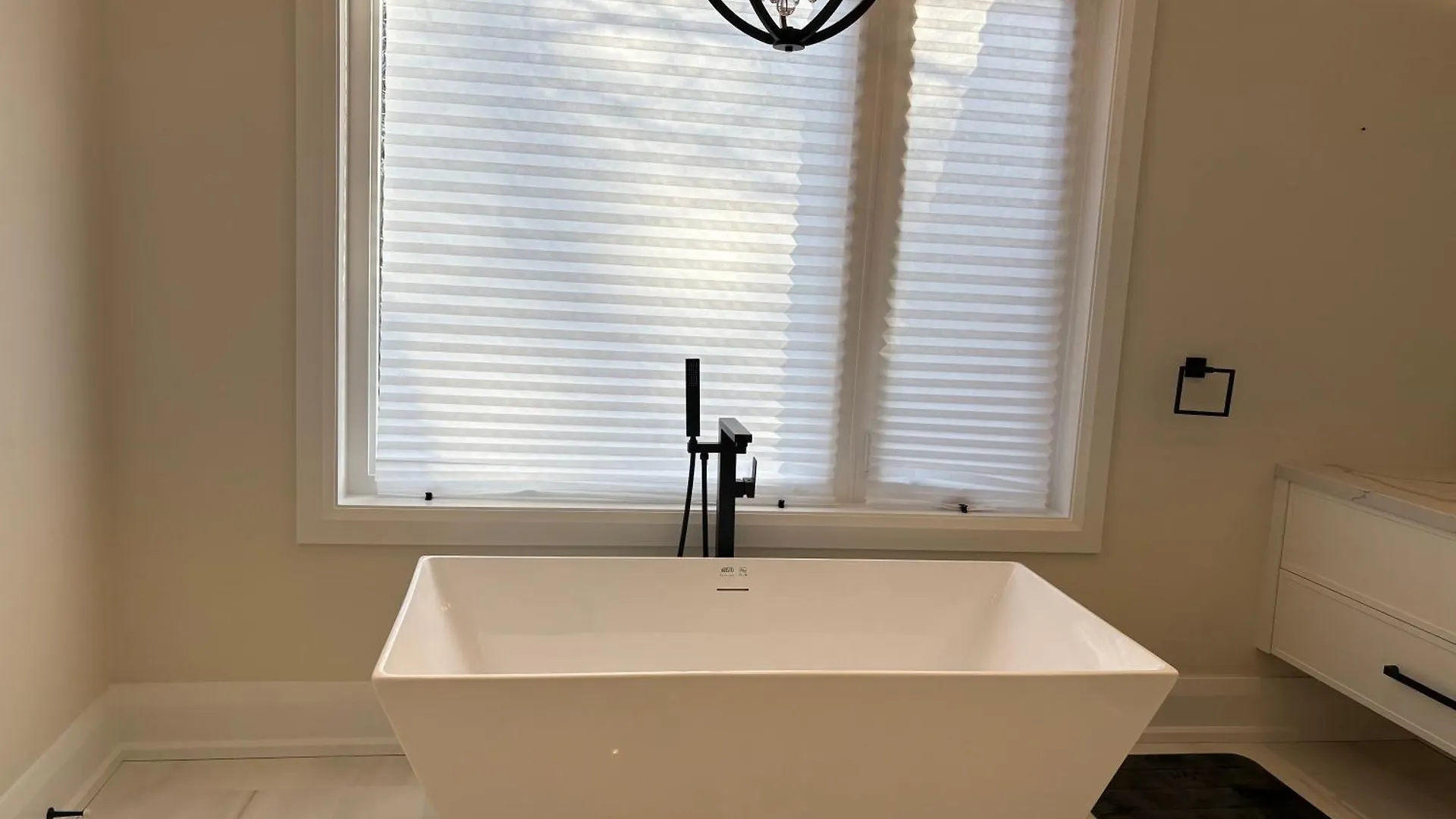 Luxurious New Lawrence Manor 6-Bedroom Home Toronto