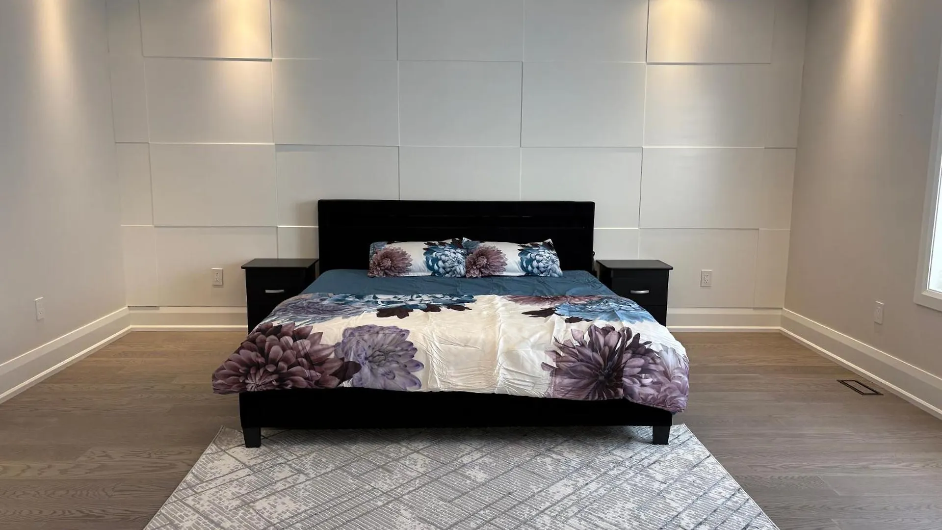 Luxurious New Lawrence Manor 6-Bedroom Home Toronto Holiday home