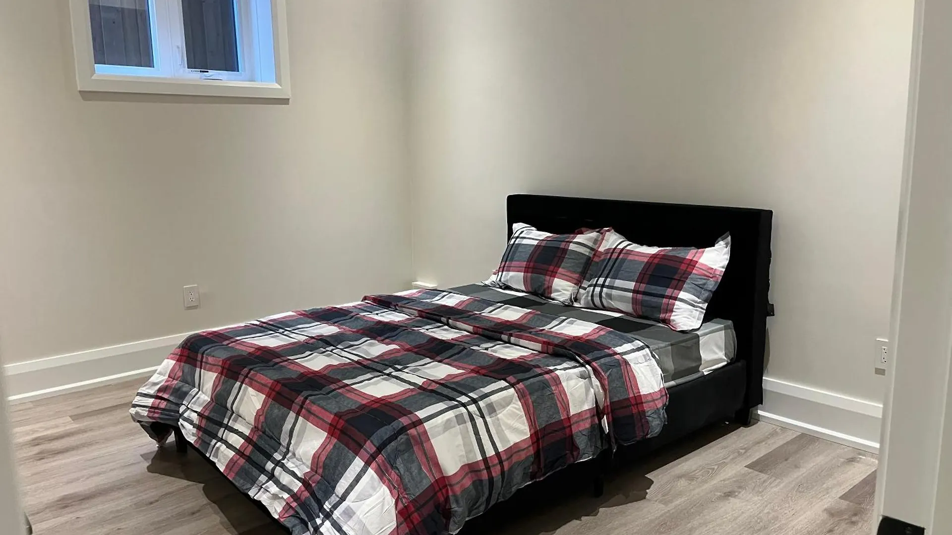 Holiday home Luxurious New Lawrence Manor 6-Bedroom Home Toronto