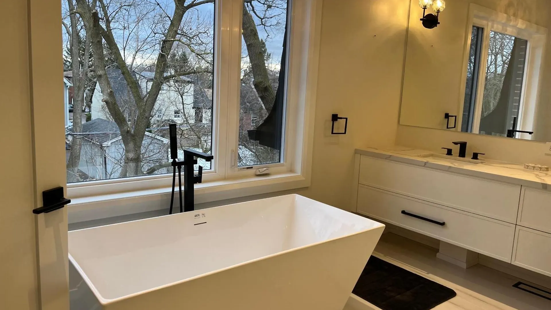 Holiday home Luxurious New Lawrence Manor 6-Bedroom Home Toronto